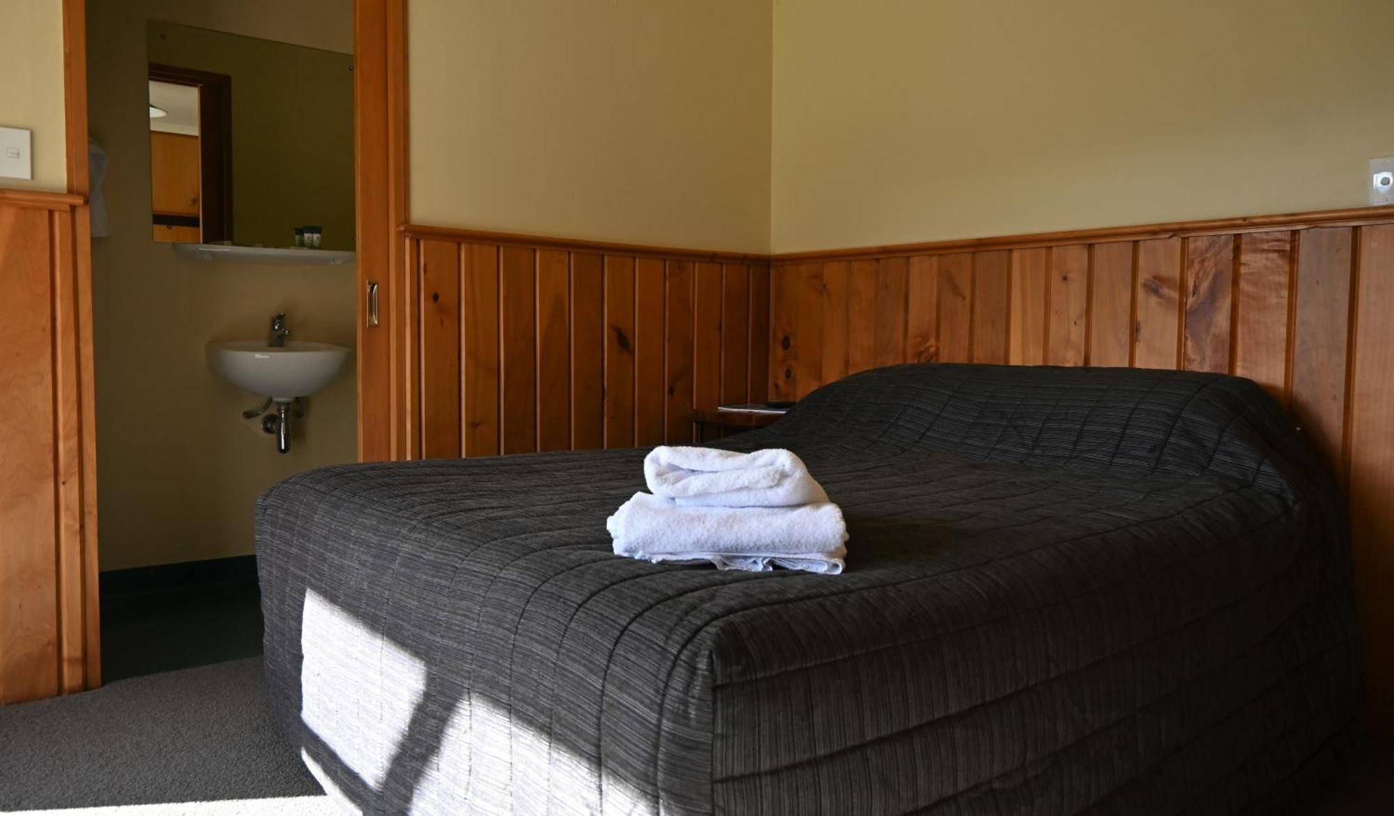 Donegal House Hotel ไคคูรา ภายนอก รูปภาพ