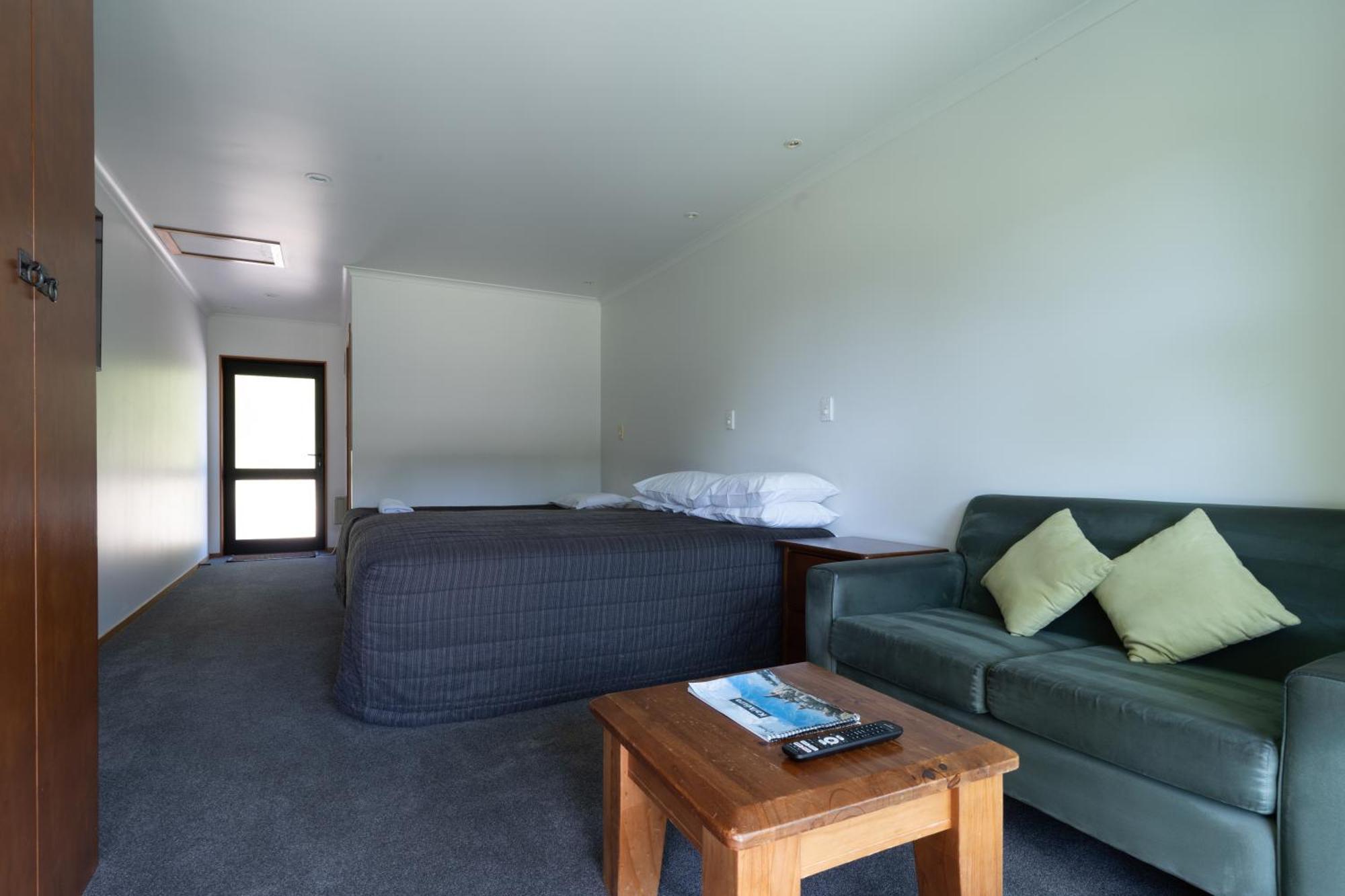 Donegal House Hotel ไคคูรา ภายนอก รูปภาพ